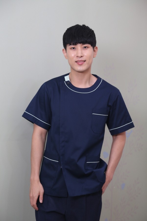 네이비머스트넥배색