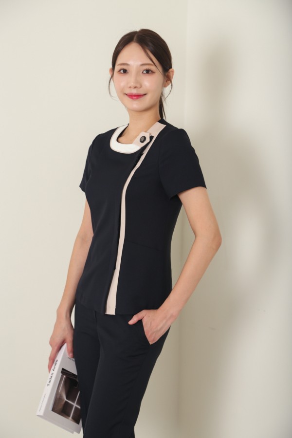 셀리네이비베이지카라